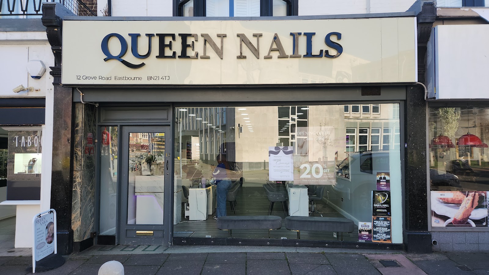 QUEEN NAILS — their work