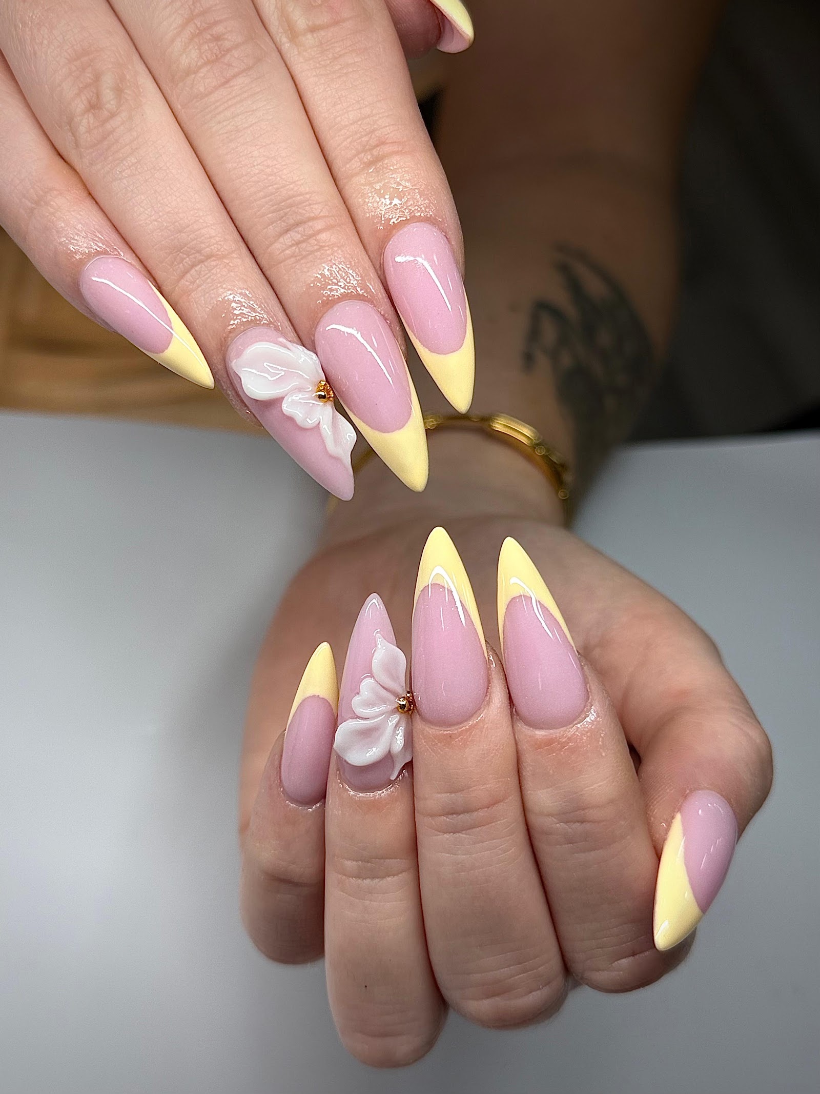 QUEEN NAILS — their work